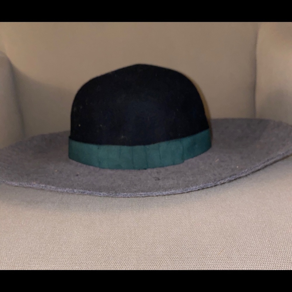 Issac Mizrahi Black and Grey felted wool wide brim